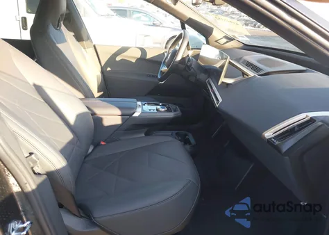 2024 BMW Ix xDrive50 z USA, uszkodzony, nr VIN WB523CF05RCP16943